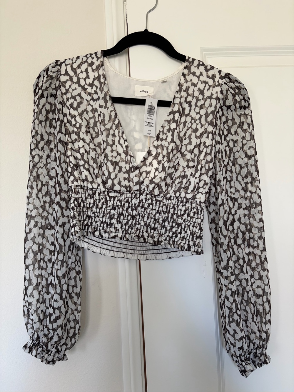 Aritzia Wilfred Brown and White Printed Smocked-Waist V-Neck Blouse